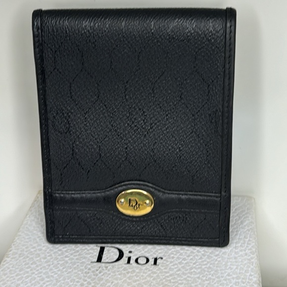 Dior man’s wallet extra slim A beautiful Leather wallet made by Dior luxury. - Picture 11 of 13